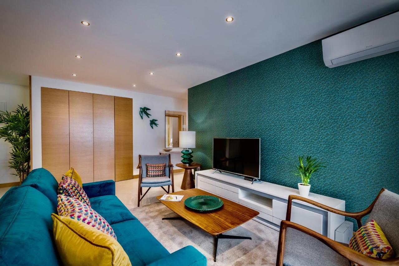Coolhouses Lagos, 2 Bed Stylish City Flat, Rooftop Shared Pool, Clayheart Exterior photo